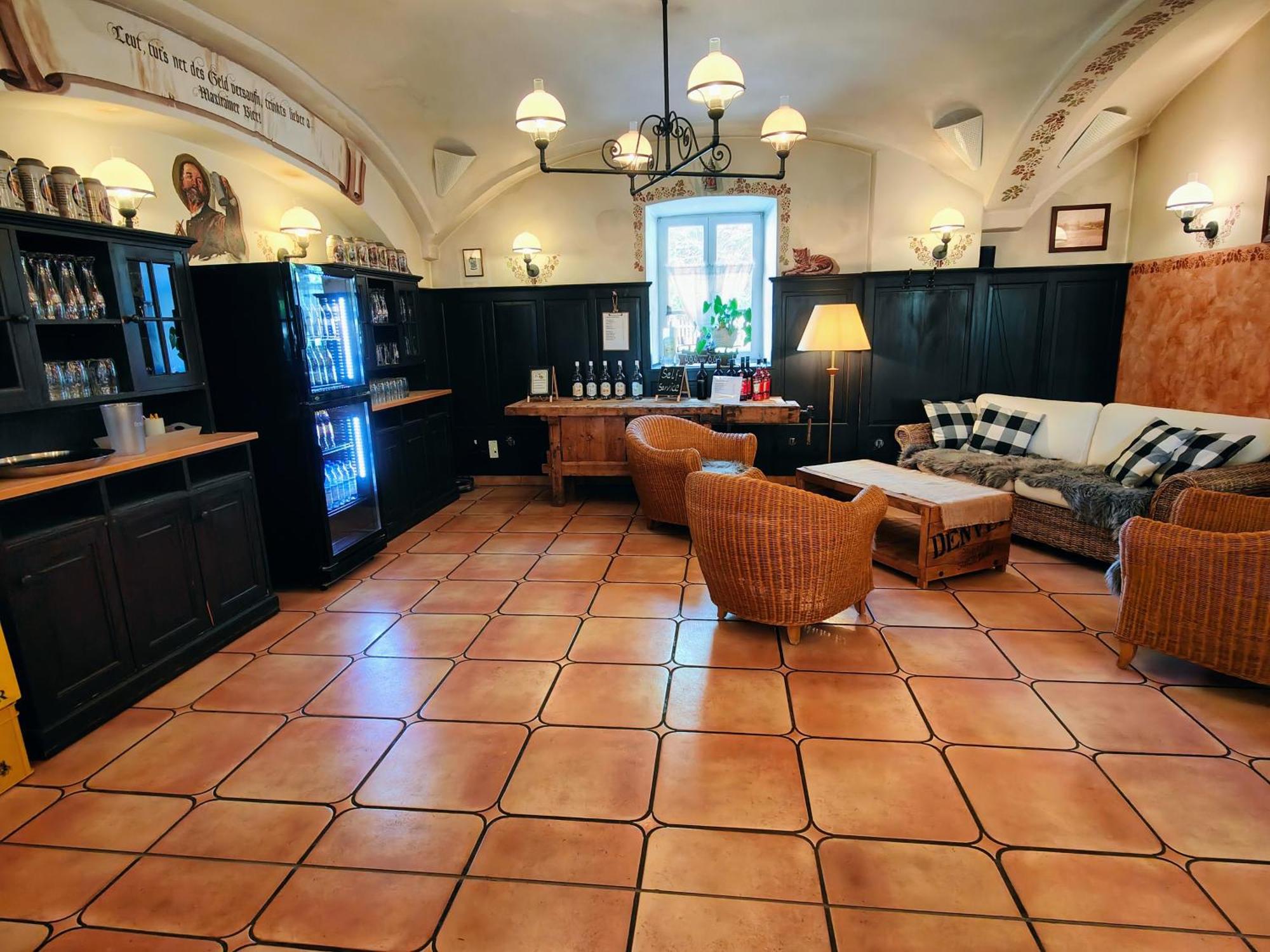 A8 Hotel Im Darchinger Hof Bed & Breakfast - Zwischen Holzkirchen Und Weyarn - Zwischen Muenchen Salzburg Und Innsbruck - Kurz Vor Dem Irschenberg Extérieur photo