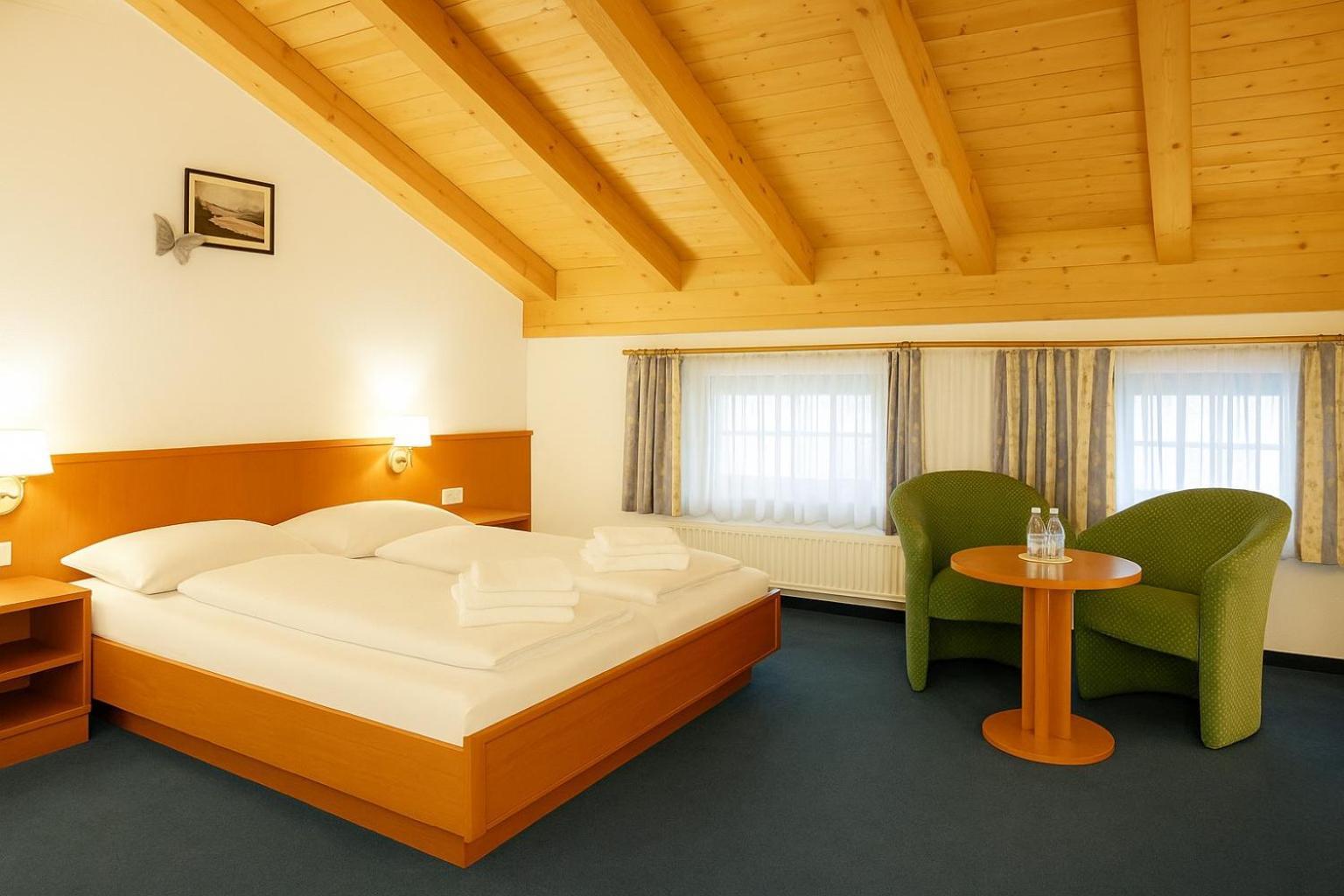 A8 Hotel Im Darchinger Hof Bed & Breakfast - Zwischen Holzkirchen Und Weyarn - Zwischen Muenchen Salzburg Und Innsbruck - Kurz Vor Dem Irschenberg Extérieur photo