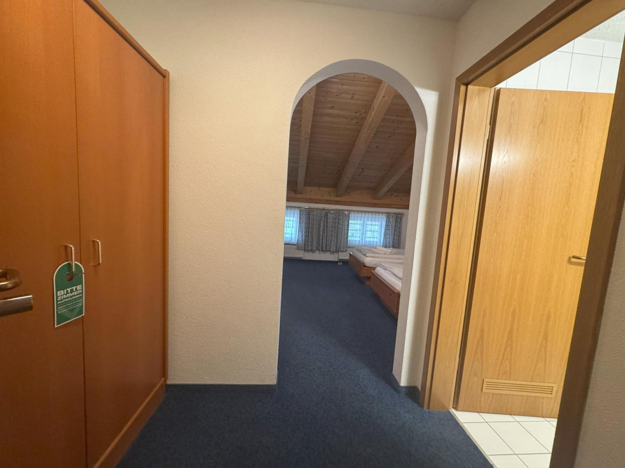 A8 Hotel Im Darchinger Hof Bed & Breakfast - Zwischen Holzkirchen Und Weyarn - Zwischen Muenchen Salzburg Und Innsbruck - Kurz Vor Dem Irschenberg Extérieur photo